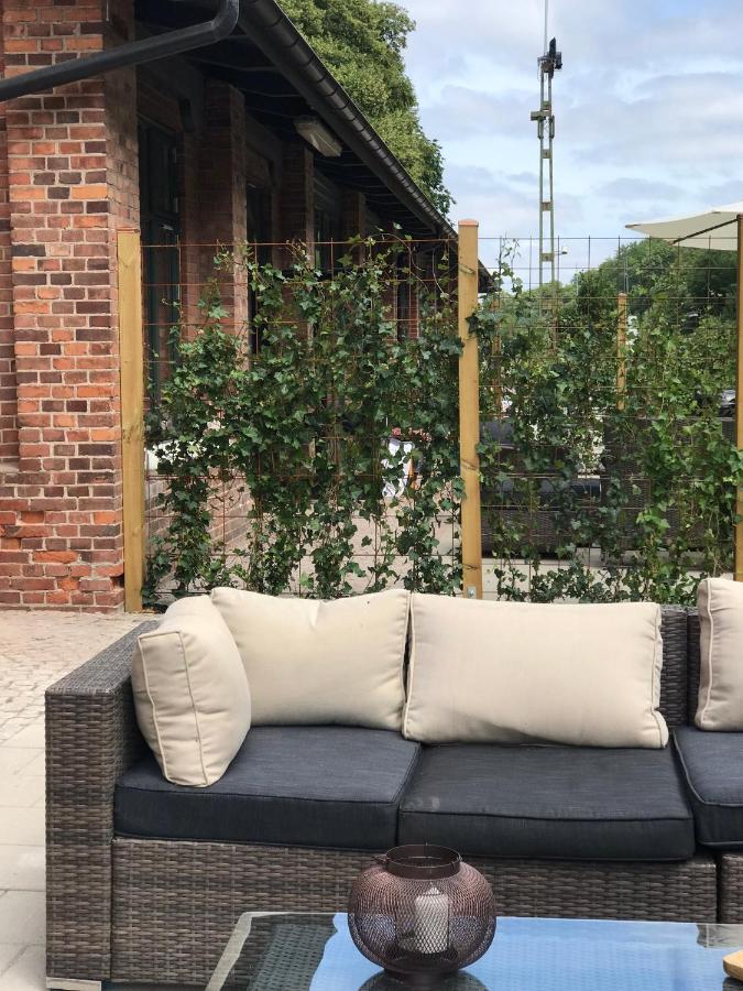 Tree Top Hill - The Old Station House - Bastad Holiday Apartments Exterior foto